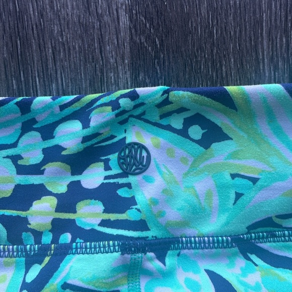 Lilly Pulitzer Thea Cropped Leggings | Party Like a Flock Star | Size S - Picture 4 of 12